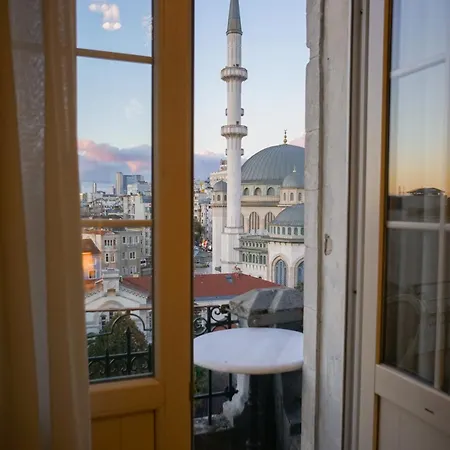 Triada Taksim - Special Category