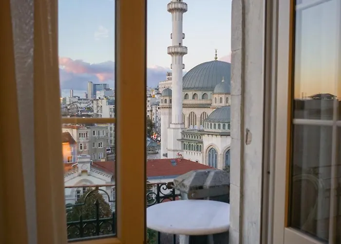 Triada Taksim - Special Category