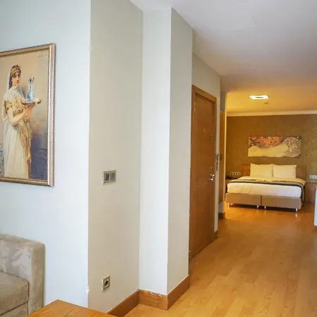 Triada Taksim - Special Category מלון