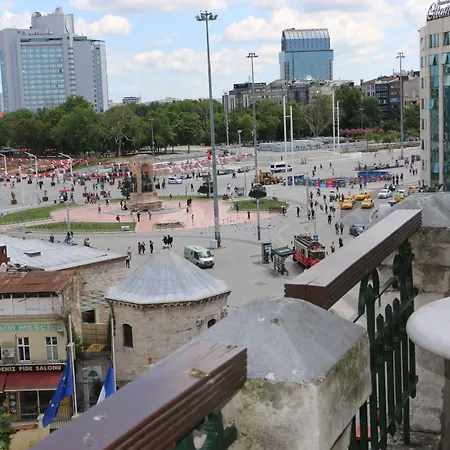 Triada Taksim - Special Category מלון